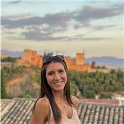 Estudiante de ingeniería que imparte clases de matemáticas a cualquier curso de escolar